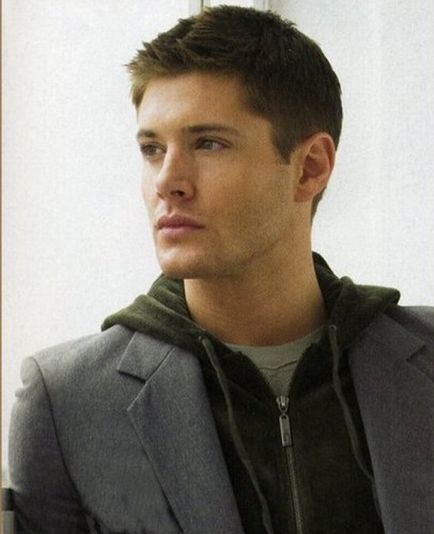 öltözék és frizura Jensen Ackles (Jensen Ackles) egy fotón