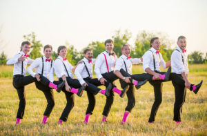 Dance vőfély az esküvőn mellények, mint szórakoztató