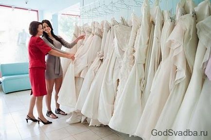 Kiválasztása egy esküvői ruha az ábrán, hogyan válasszuk ki a ruha mérete