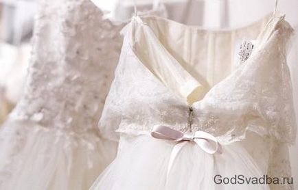 Kiválasztása egy esküvői ruha az ábrán, hogyan válasszuk ki a ruha mérete