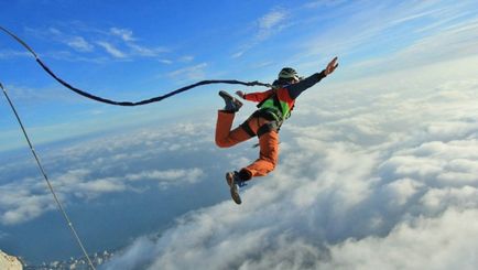 Business a pole egy kötéllel (bungee jumping és a kötél) „dengodel