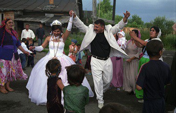 Nászéjszakán Roma és esküvői hagyományok