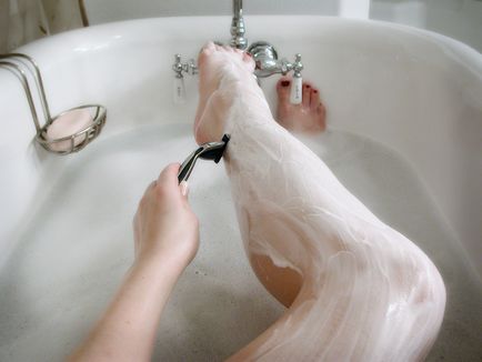 A jobb borotválkozást a lábait, hogyan kell kiválasztani a legegyszerűbb és leghatékonyabb módja annak, hogy