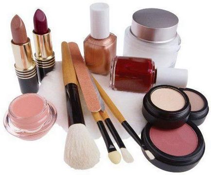 Mi a make-up, ami szükséges, és hogy ez káros a bőrre