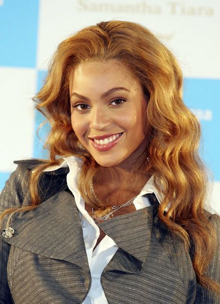 Az evolúció a kép Beyonce, hogyan kell változtatni a frizura és smink hírességek