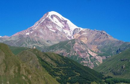 A Mount Kazbek - az egyik fő csúcsok a Kaukázus-hegység