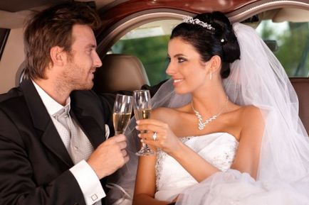 Mi legyen az eljegyzési gyűrűt, hogyan kell kiválasztani esküvői kellékek