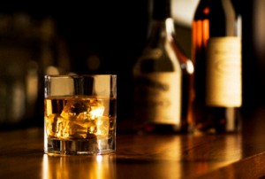 Hogyan és mit iszik whisky, általában öt s