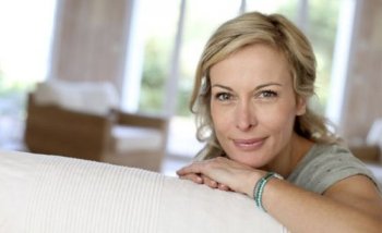Ahogy menopauza kezdődik a nők, a tünetek