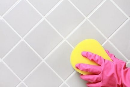 Hogyan tisztítsa meg a hézagok a csempe a fürdőszobában otthon