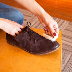 Hogyan tisztítható velúr cipőt egy standard otthon, anélkül, hogy a szolgáltatások a szakemberek