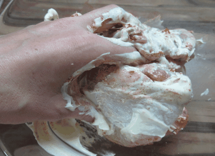 Hogyan megsütjük a csirke egy kéreg a serpenyőbe