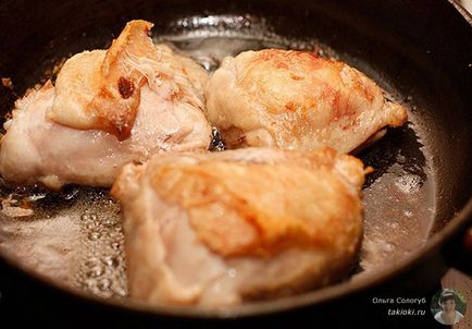 Hogyan kell főzni a csirkecomb egy serpenyőben, és egyszerűen finom