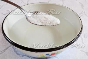 Főzni sózott uborka otthon ropogós hideg sóoldattal