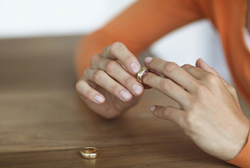 Hogyan juthat el a válás férje nélkül hozzájárulása - különösen a válókeresetet