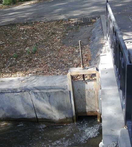 Hogyan készítsünk egy gát a patak saját kezűleg a földmunkák és a beton