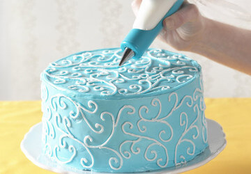 Hogyan készítsünk dekorációk a torta a kezével