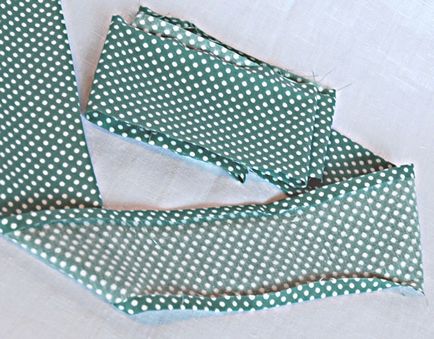 Hogyan kell varrni egy kötényt nélkül mintát, anyám kreativitás (szembe a rossz oldalon a mell) Hogyan kell varrni egy kötényt nélkül mintát, anyám kreativitás