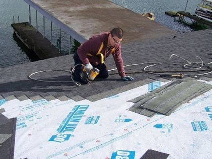 Felújítás a tető - kézi, becsüli a javítási és karbantartási a puha tető