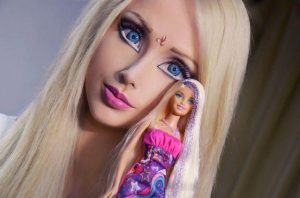 Smink hogyan lehet egy baba Barbie baba arca lépésről lépésre képek és videó