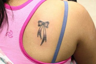 Kis tetoválás a lányok népszerű lehetőségeket, fotók