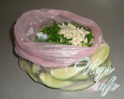 Sós uborka egy csomagban fokhagymás - recept fotókkal