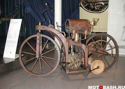 Motorkerékpár - Életstílus - megjelent az első motorkerékpár