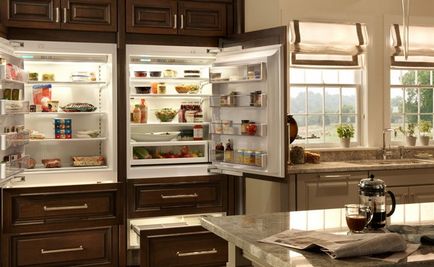Lehetséges, hogy építsenek egy hagyományos hűtőszekrény a konyhában