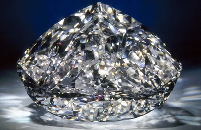 Természetes csiszolatlan gyémánt és gyémánt feldolgozás külleme