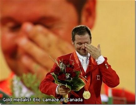 Miért sírunk ( „Cry” emlősök érzelmi könnyek) Miért sírunk