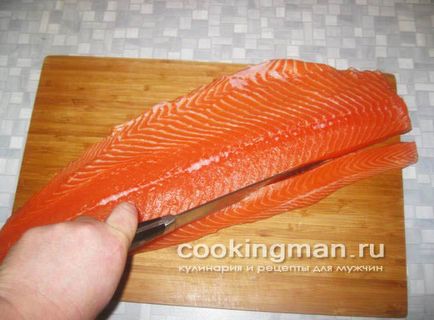 Felkészülés lazac filé sushi, tekercs, sashimi - főzés a férfiak