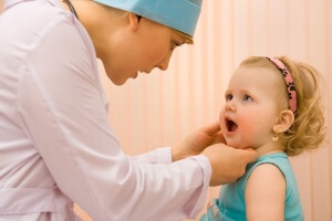 Hasznos tanácsok a szülőknek, hogyan kell gyógyítani orrdugulás gyermek