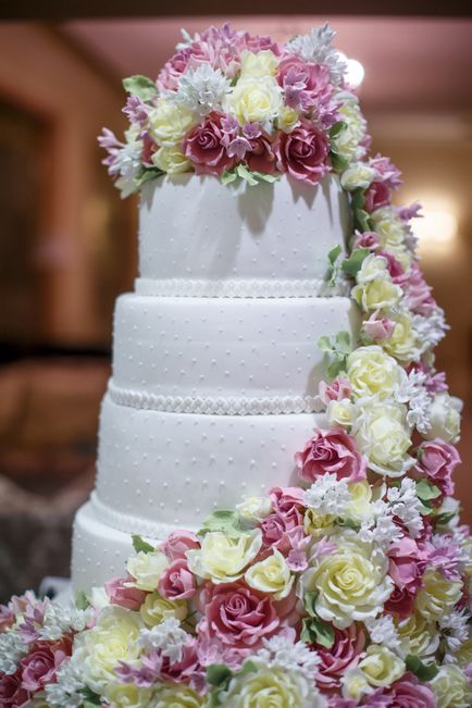 A helyes választás tudni esküvői torte- néhány tipp Elena a kategóriában Shirshov