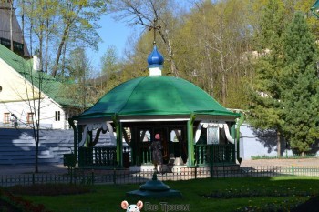 Pskov-Pechersk Monastery (Lavra) (Pskov-Caves) Pskov-Pechersk Monastery (Lavra)