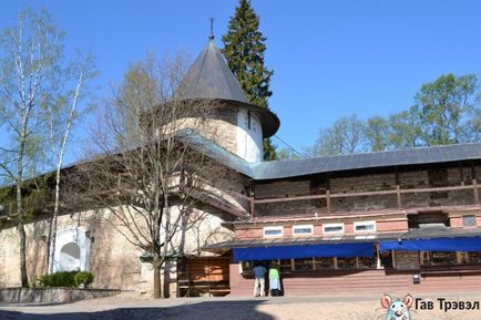 Pszkov-Pechersk Monastery (Lavra) (Szent Miklós kapus) Pskov-Pechersk Monastery (Lavra)