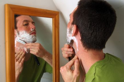 Irritáció borotválkozás után, hogy hatékonyan megszabadulni!