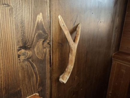 Kezelje ajtókhoz fából készültek a kezét, az épület portál