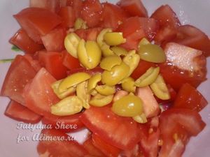 Saláta paradicsom és olajbogyó