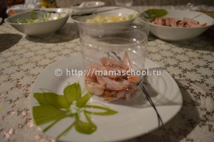 Saláta sonkával, sajttal és friss uborka recept lépésről lépésre fotók
