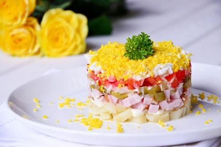 Saláta sonka, sajt és uborka