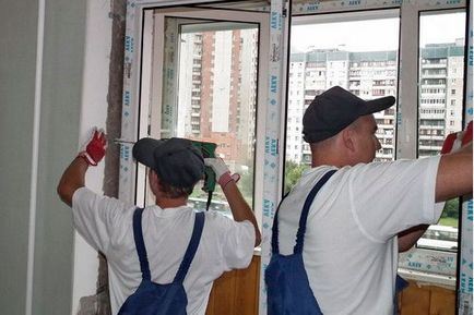 Self-telepítés műanyag ablakok az erkélyen, felújítása lakások saját kezűleg