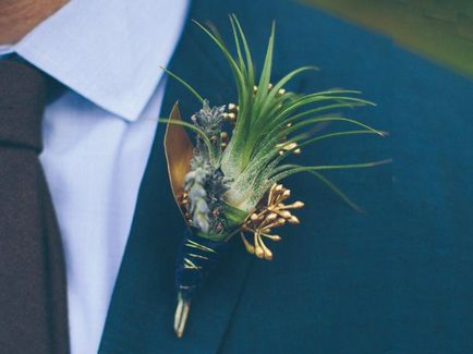 Titkok esküvői virágkötészet boutonniere a vőlegény