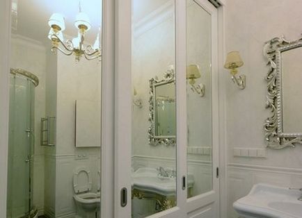 Szekrény a fürdőszoba függöny, és egy sarok tükör variáns