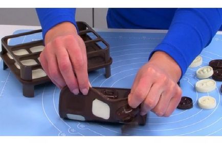 Csokoládé betűk kezük lépésről lépésre receptek különböző összetevők fotó és videó