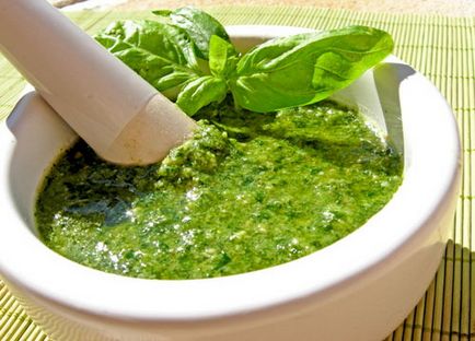 Pesto szósz - receptek pesto -, hogyan kell elkészíteni pesto szósszal