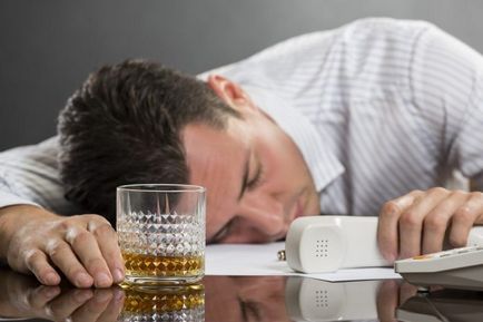 Elbocsátás cikket részegség a munkahelyen