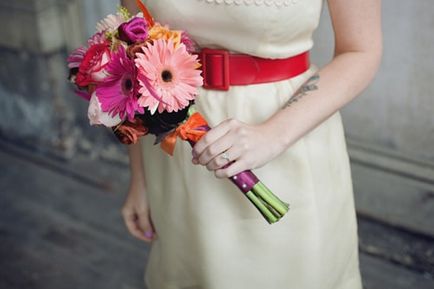 Inspiráló képek a gyönyörű esküvői csokrok a menyasszony és a tippeket választotta
