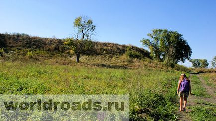 Keresve a kincseket egy ősi erődítmény, utak a világ