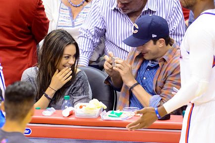 Csillagok újszerű Mila Kunis és Ashton Kutcher, hello! Oroszország