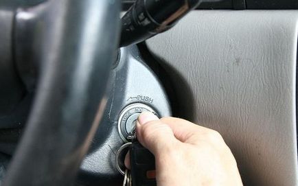 Hogyan lehet ellenőrizni az olajszintet az automata sebességváltó olaj automata sebességváltó folyadék (olaj) Hogyan lehet ellenőrizni az olajszintet az automata hajtóműolaj automata sebességváltó